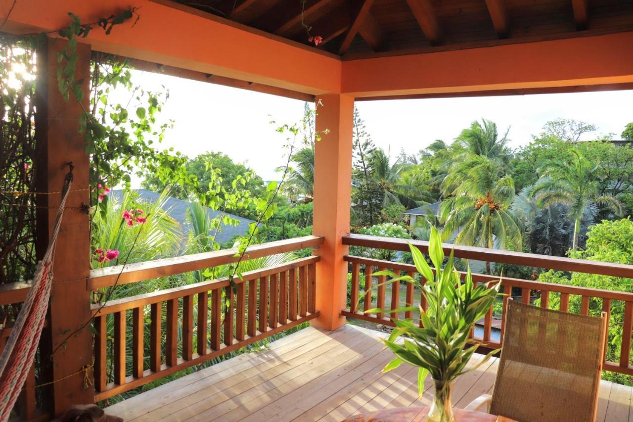 Hotel Posada Seremein ,West Bay ,Roatan エクステリア 写真