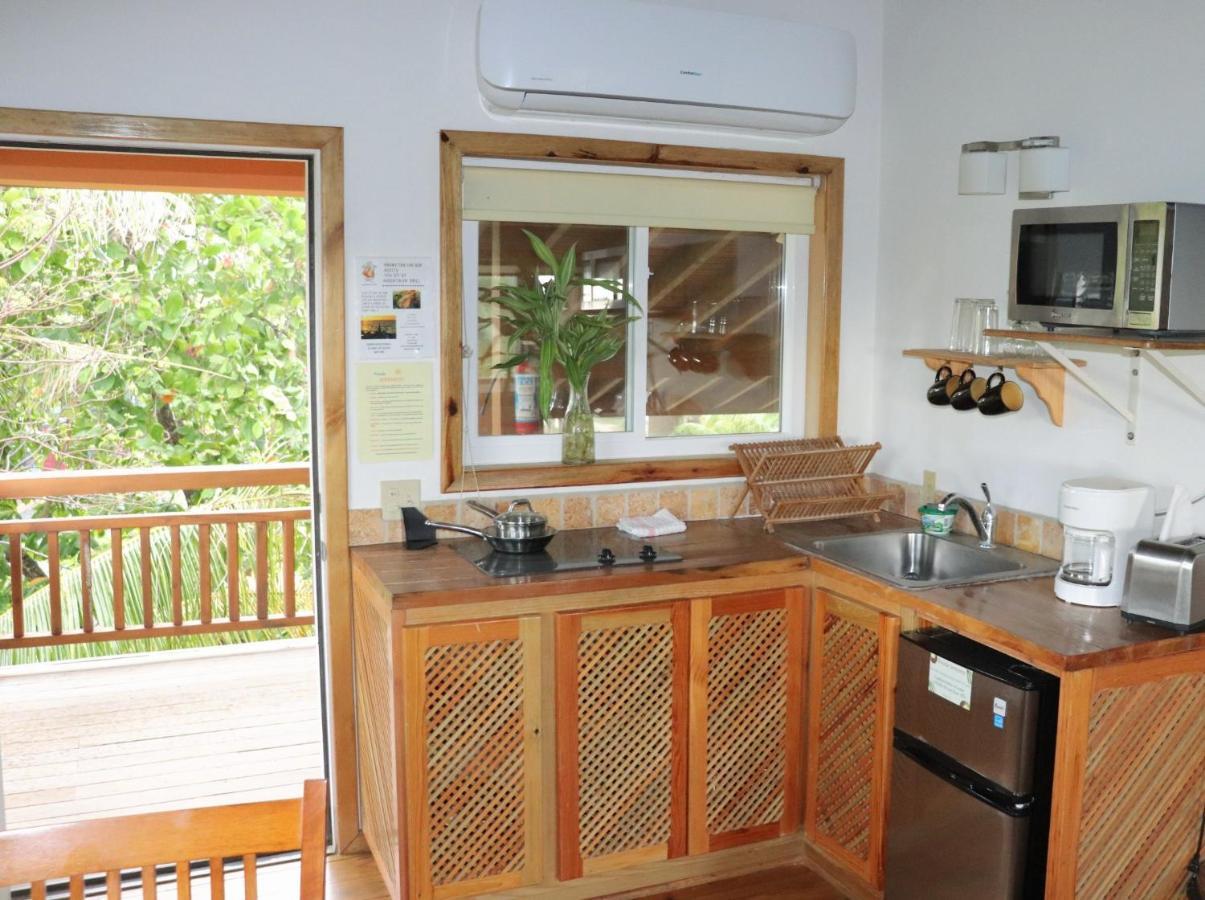 Hotel Posada Seremein ,West Bay ,Roatan エクステリア 写真