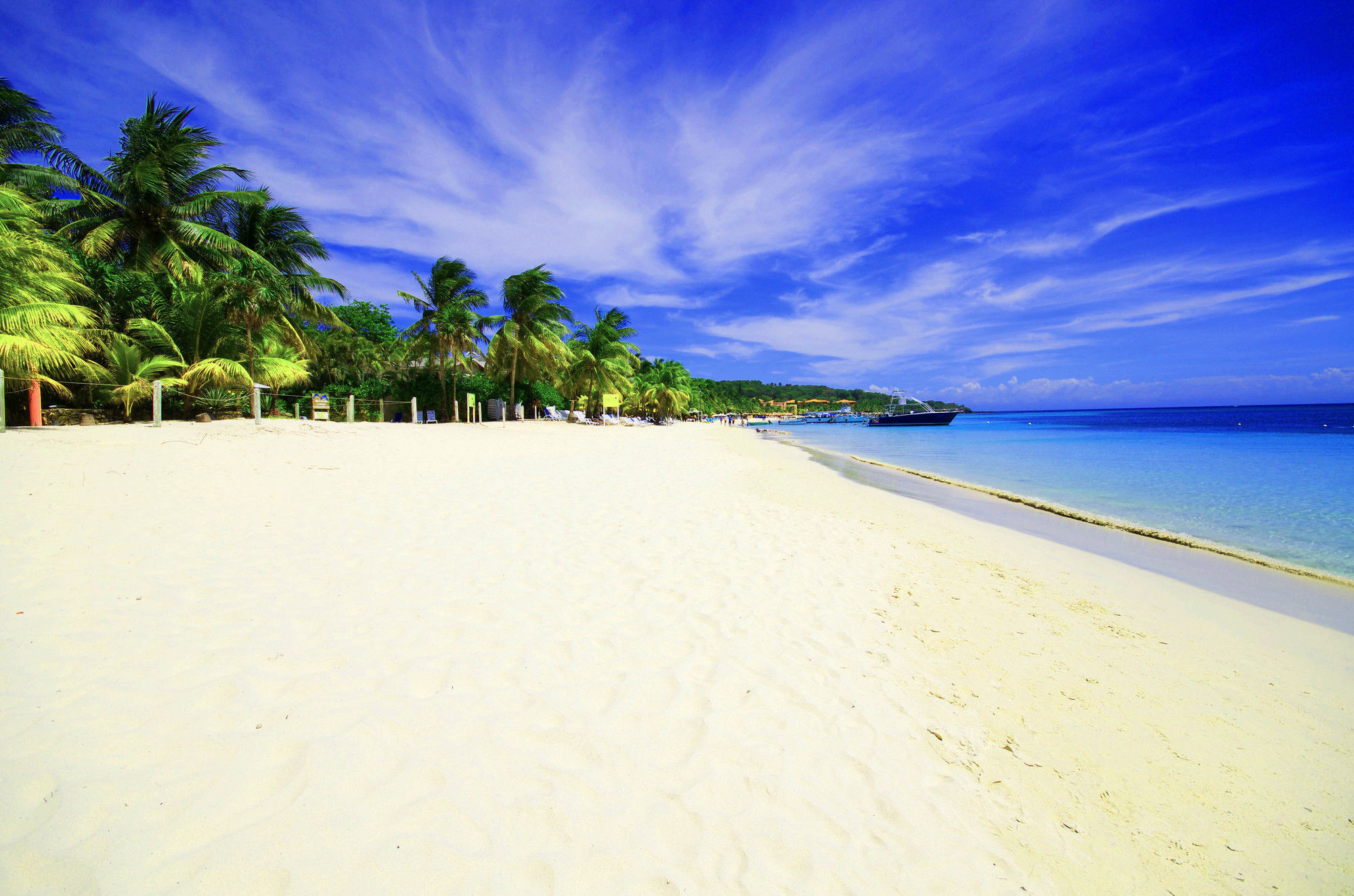 Hotel Posada Seremein ,West Bay ,Roatan エクステリア 写真