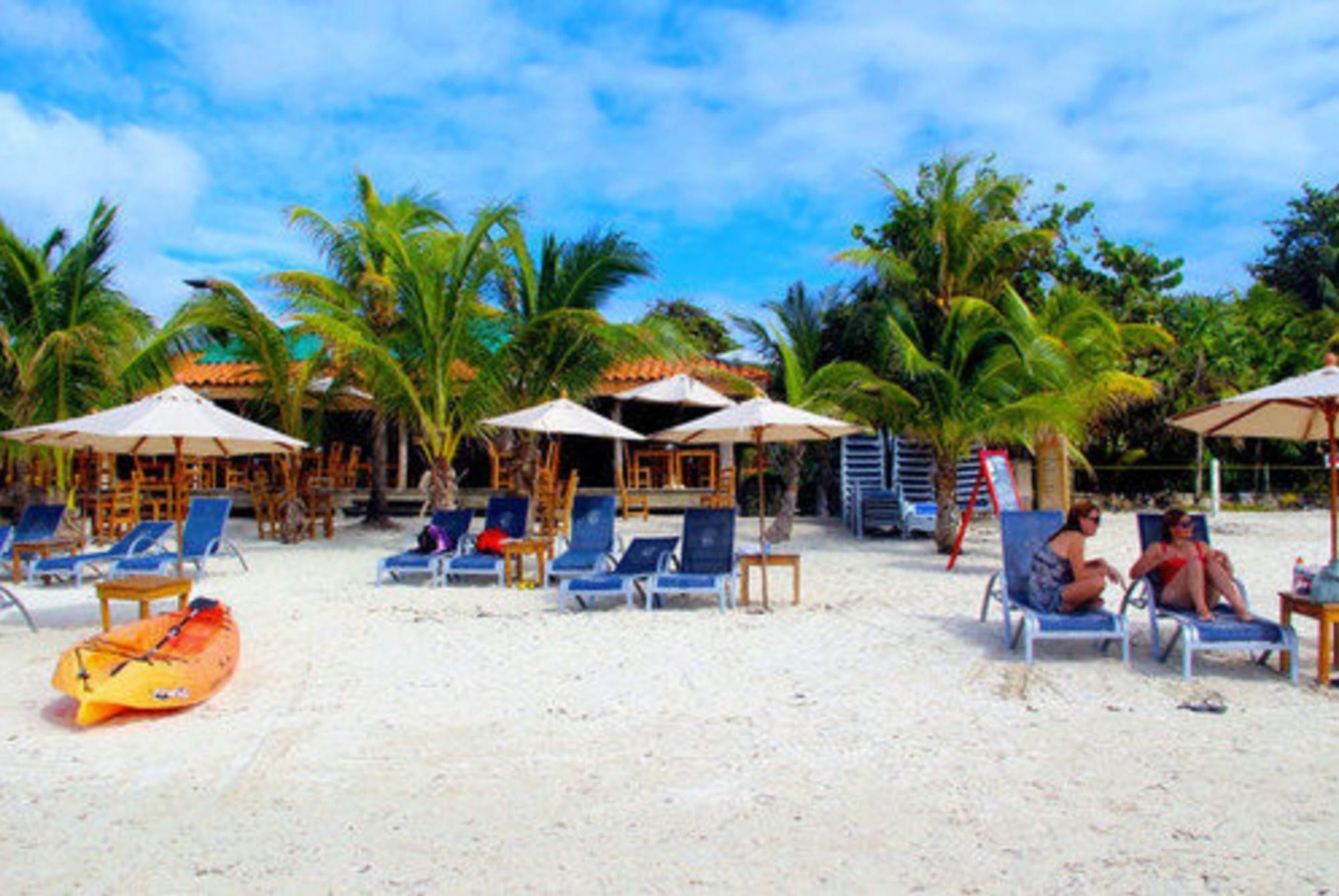 Hotel Posada Seremein ,West Bay ,Roatan エクステリア 写真