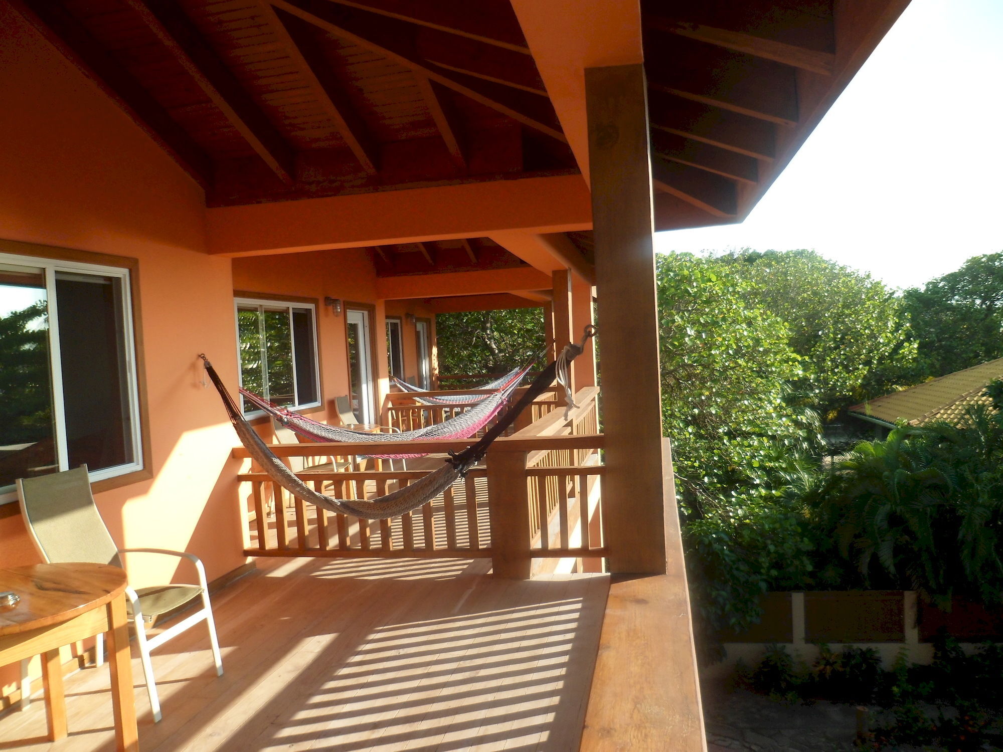Hotel Posada Seremein ,West Bay ,Roatan エクステリア 写真